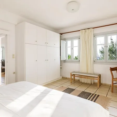 Xydakis Apartment *